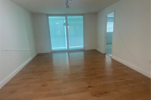 Condominio en venta en Sunrise, Florida, 2 dormitorios, 78.97 m2 № 1764497 - foto 5