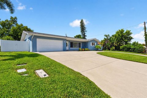 Casa en venta en Saint Petersburg, Florida, 3 dormitorios, 151.15 m2 № 2386727 - foto 3