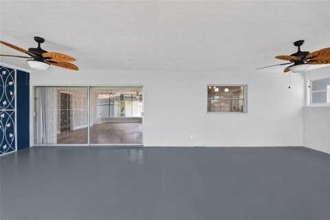Casa en venta en Saint Petersburg, Florida, 3 dormitorios, 151.15 m2 № 2386727 - foto 30