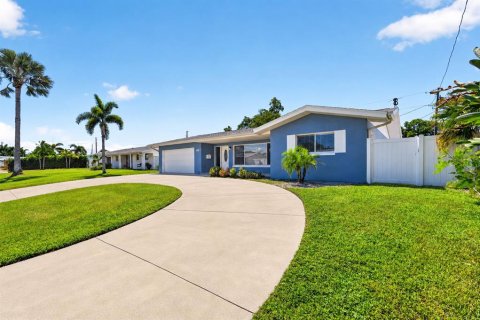 Casa en venta en Saint Petersburg, Florida, 3 dormitorios, 151.15 m2 № 2386727 - foto 4