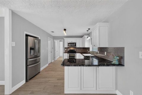Casa en venta en Saint Petersburg, Florida, 3 dormitorios, 151.15 m2 № 2386727 - foto 12