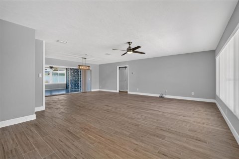 Casa en venta en Saint Petersburg, Florida, 3 dormitorios, 151.15 m2 № 2386727 - foto 13