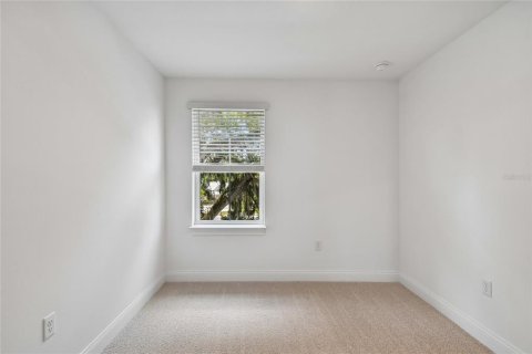 Townhouse in Oviedo, Florida 4 bedrooms, 188.13 sq.m. № 2092886 - photo 7