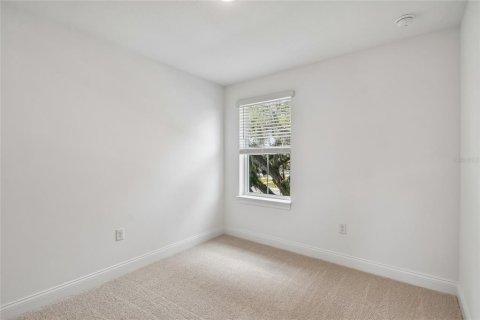 Townhouse in Oviedo, Florida 4 bedrooms, 188.13 sq.m. № 2092886 - photo 8