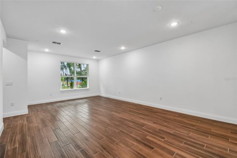Townhouse in Oviedo, Florida 4 bedrooms, 188.13 sq.m. № 2092886 - photo 25