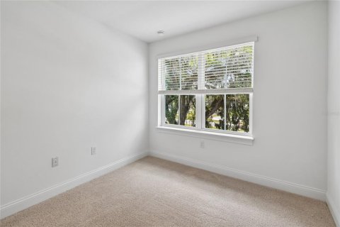 Townhouse in Oviedo, Florida 4 bedrooms, 188.13 sq.m. № 2092886 - photo 9