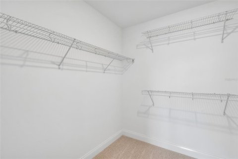 Townhouse in Oviedo, Florida 4 bedrooms, 188.13 sq.m. № 2092886 - photo 12