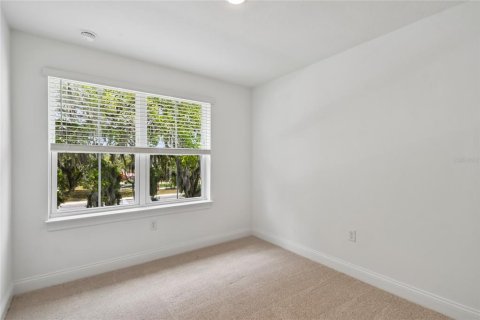 Townhouse in Oviedo, Florida 4 bedrooms, 188.13 sq.m. № 2092886 - photo 10