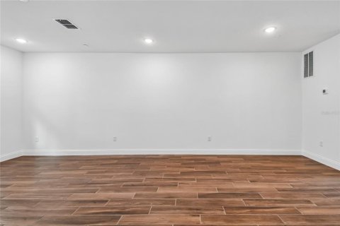 Townhouse in Oviedo, Florida 4 bedrooms, 188.13 sq.m. № 2092886 - photo 19