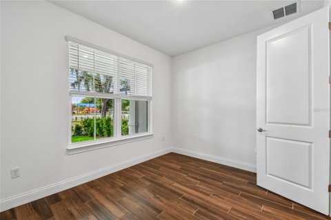Townhouse in Oviedo, Florida 4 bedrooms, 188.13 sq.m. № 2092886 - photo 28