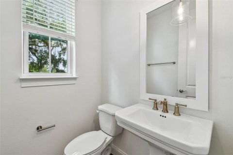 Townhouse in Oviedo, Florida 4 bedrooms, 188.13 sq.m. № 2092886 - photo 18