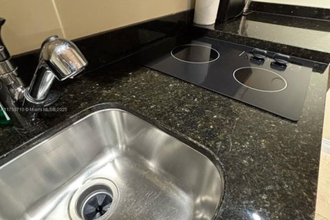 Купить отель в Форт-Лодердейл, Флорида 1 спальня, 43.66м2, № 2012787 - фото 18