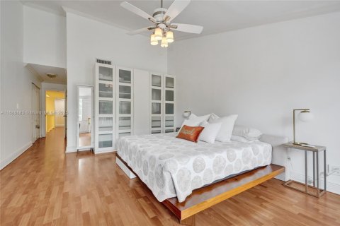 Townhouse in Aventura, Florida 3 bedrooms, 188.78 sq.m. № 1423879 - photo 23