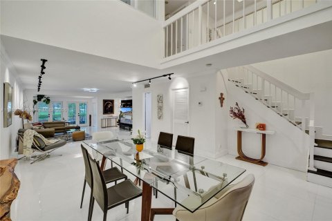 Townhouse in Aventura, Florida 3 bedrooms, 188.78 sq.m. № 1423879 - photo 2