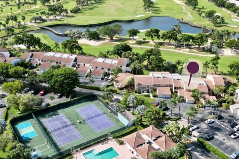 Townhouse in Aventura, Florida 3 bedrooms, 188.78 sq.m. № 1423879 - photo 29