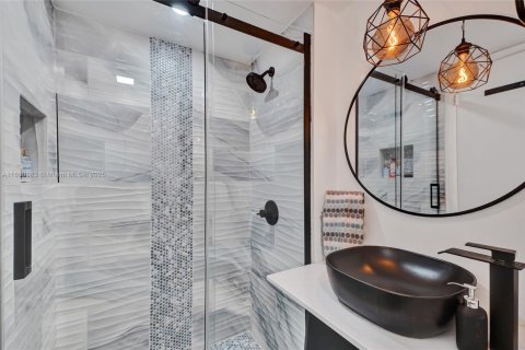 Townhouse in Aventura, Florida 3 bedrooms, 188.78 sq.m. № 1423879 - photo 3