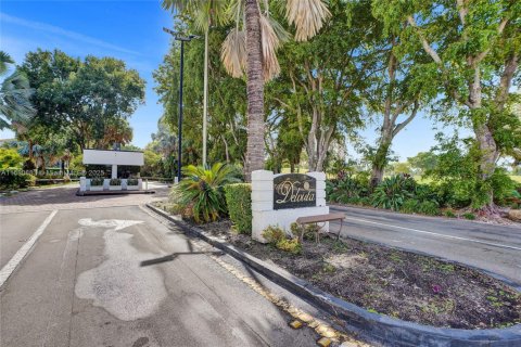 Townhouse in Aventura, Florida 3 bedrooms, 188.78 sq.m. № 1423879 - photo 28