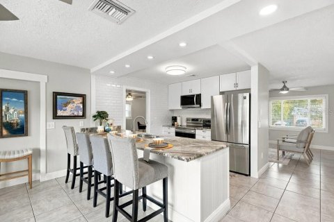 Villa ou maison à vendre à Deltona, Floride: 4 chambres, 175.31 m2 № 2396145 - photo 11