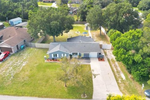Villa ou maison à vendre à Deltona, Floride: 4 chambres, 175.31 m2 № 2396145 - photo 3