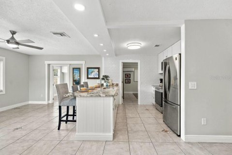 Villa ou maison à vendre à Deltona, Floride: 4 chambres, 175.31 m2 № 2396145 - photo 15