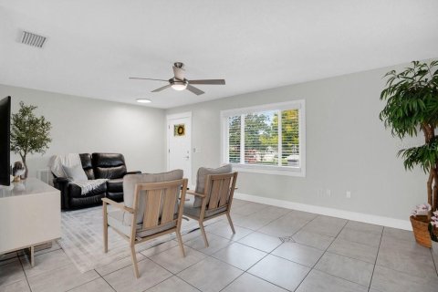 Villa ou maison à vendre à Deltona, Floride: 4 chambres, 175.31 m2 № 2396145 - photo 9