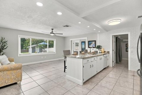 Villa ou maison à vendre à Deltona, Floride: 4 chambres, 175.31 m2 № 2396145 - photo 16
