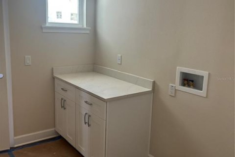 Casa en venta en Tarpon Springs, Florida, 3 dormitorios, 178.93 m2 № 1835432 - foto 5