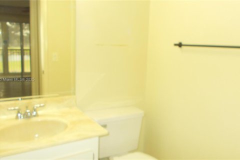 Condo in Pembroke Pines, Florida, 2 bedrooms  № 1811933 - photo 17