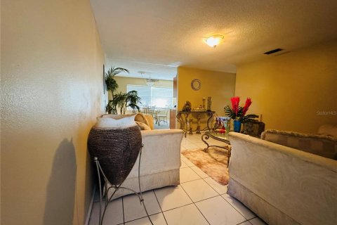 House in Dundee, Florida 3 bedrooms, 112.23 sq.m. № 1722581 - photo 5