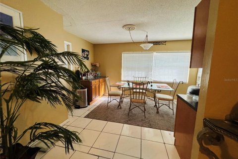 House in Dundee, Florida 3 bedrooms, 112.23 sq.m. № 1722581 - photo 6