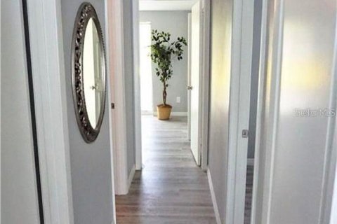 Casa en alquiler en Tampa, Florida, 3 dormitorios, 93.18 m2 № 1904483 - foto 4