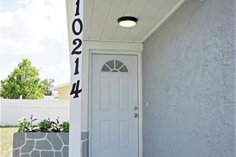 Casa en alquiler en Tampa, Florida, 3 dormitorios, 93.18 m2 № 1904483 - foto 2