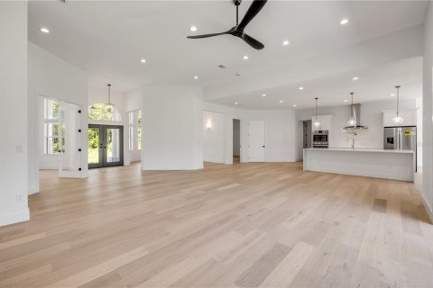 House in New Smyrna Beach, Florida 6 bedrooms, 449.55 sq.m. № 1648133 - photo 16