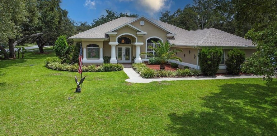 House in Hudson, Florida 3 bedrooms, 210.61 sq.m. № 1776970