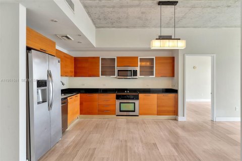 Condominio en alquiler en Miami, Florida, 2 dormitorios, 101.08 m2 № 2010361 - foto 6