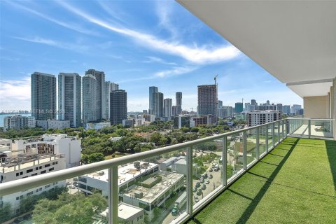 Condominio en alquiler en Miami, Florida, 2 dormitorios, 101.08 m2 № 2010361 - foto 15