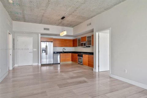 Condominio en alquiler en Miami, Florida, 2 dormitorios, 101.08 m2 № 2010361 - foto 10