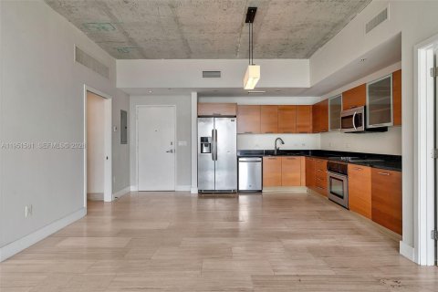 Condominio en alquiler en Miami, Florida, 2 dormitorios, 101.08 m2 № 2010361 - foto 8