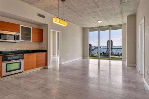 Condominio en alquiler en Miami, Florida, 2 dormitorios, 101.08 m2 № 2010361 - foto 3