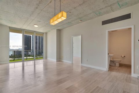 Condominio en alquiler en Miami, Florida, 2 dormitorios, 101.08 m2 № 2010361 - foto 5