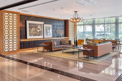 Condominio en alquiler en Miami, Florida, 2 dormitorios, 101.08 m2 № 2010361 - foto 2