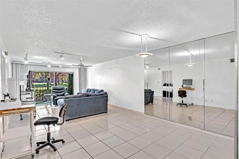 Copropriété à vendre à Lauderhill, Floride: 2 chambres, 102.19 m2 № 1959246 - photo 12