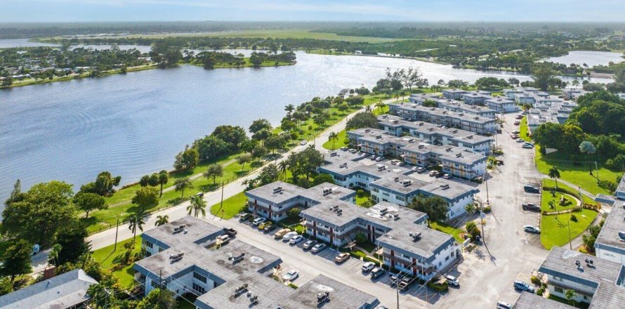 Condo in Lake Worth, Florida, 1 bedroom  № 747078