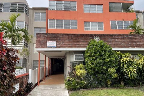 Condominio en venta en North Miami Beach, Florida, 1 dormitorio, 55.28 m2 № 1861954 - foto 3