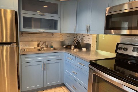 Condominio en venta en North Miami Beach, Florida, 1 dormitorio, 55.28 m2 № 1861954 - foto 5