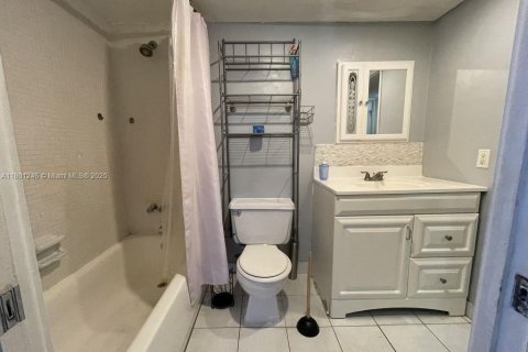 Condominio en venta en North Miami Beach, Florida, 1 dormitorio, 55.28 m2 № 1861954 - foto 12