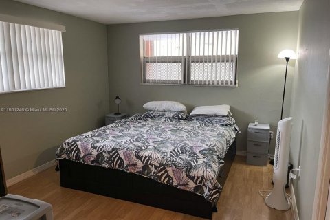 Condominio en venta en North Miami Beach, Florida, 1 dormitorio, 55.28 m2 № 1861954 - foto 11