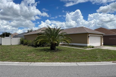 House in Winter Haven, Florida 3 bedrooms, 117.43 sq.m. № 1877458 - photo 4