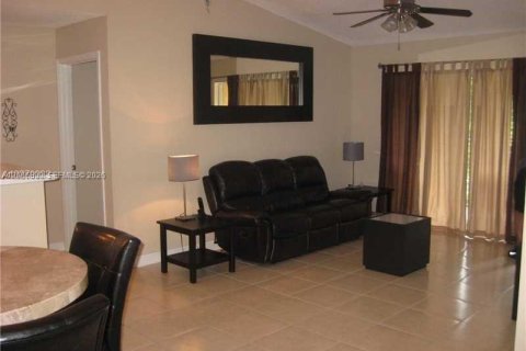 Copropriété à louer à Miramar, Floride: 2 chambres, 89.74 m2 № 2153984 - photo 5