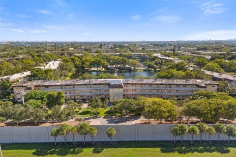 Купить кондоминиум в Лодердейл-Лейкс, Флорида 1 спальня, 63.55м2, № 1963278 - фото 25